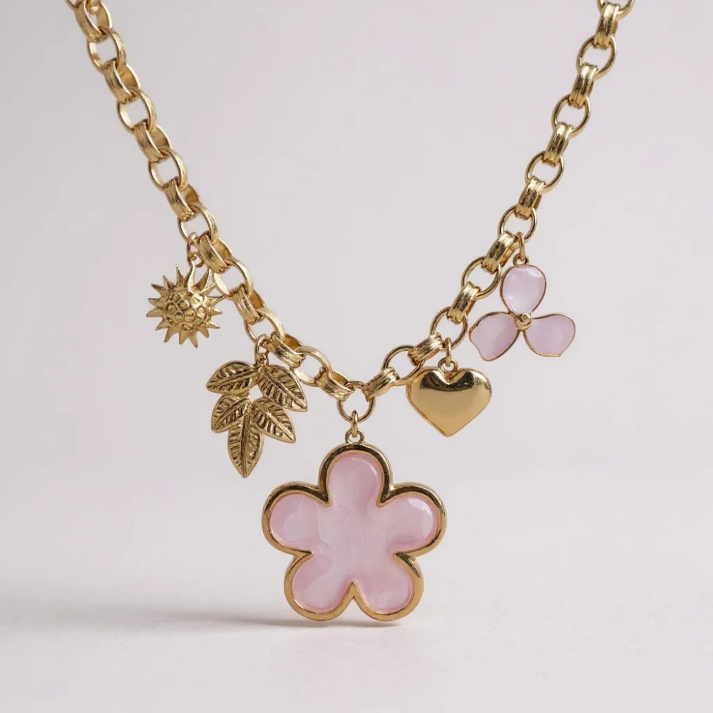 collier doré charms fleur rose émaillée cœur trèfle soleil