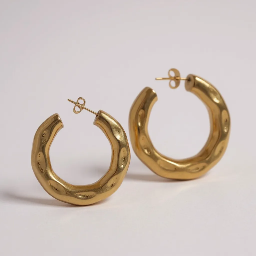 Boucles d’oreilles Créoles Dorées Martelées | bijoux acier inoxydable | Gaou Bijoux