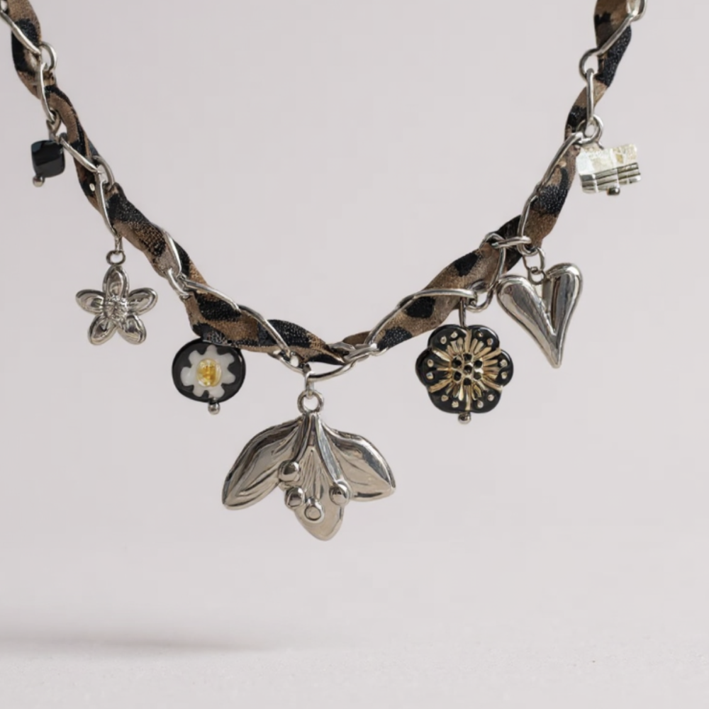 Collier charms fleurs et cœur argenté en acier inoxydable | Gaou Bijoux