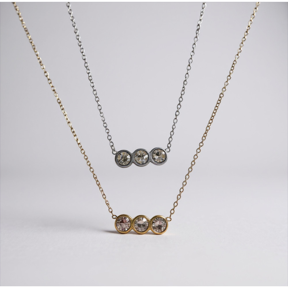 Collier acier inoxydable trois pierres scintillantes doré ou argenté | Gaou Bijoux