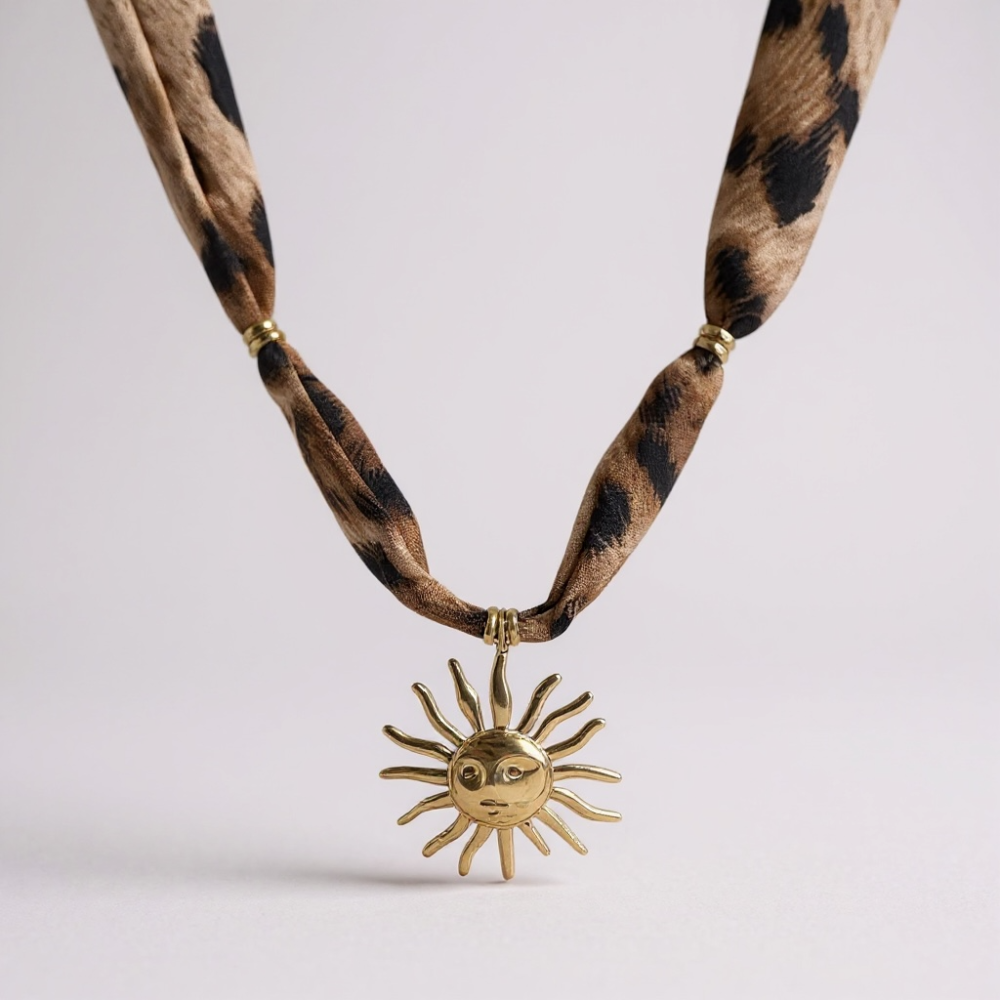 Collier Soleil Léopard pendentif doré en acier inoxydable | Gaou Bijoux