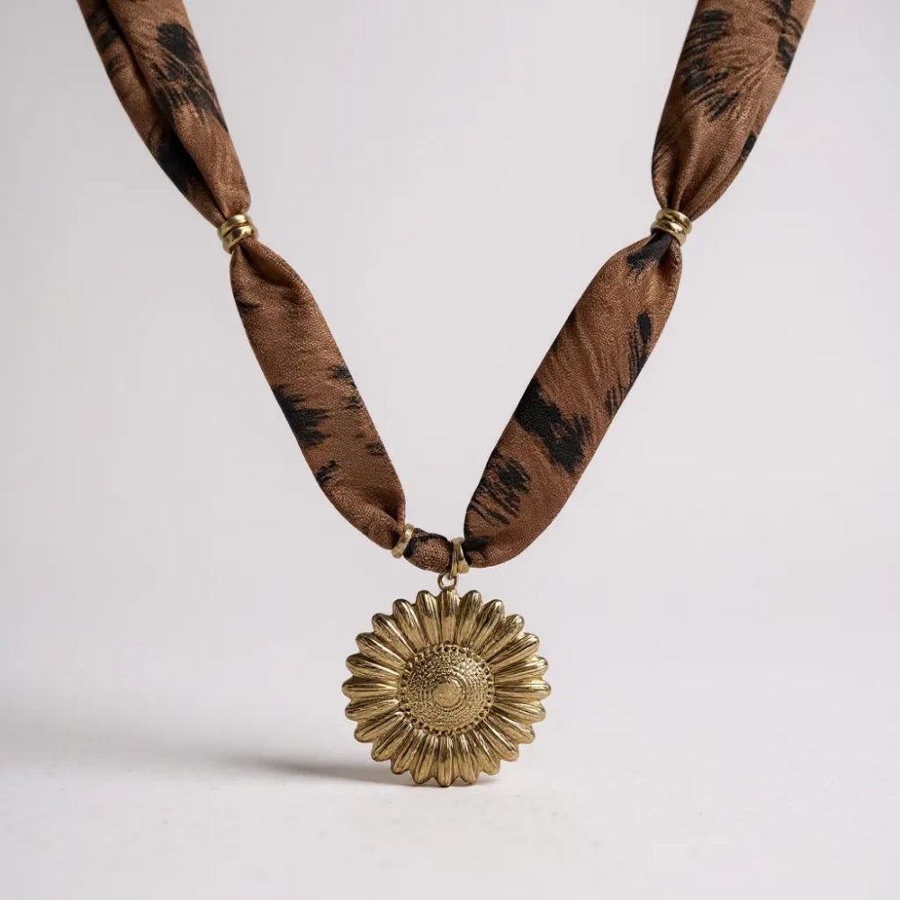 Collier Fleurs Léopard pendentif fleur dorée acier inoxydable | Gaou Bijoux