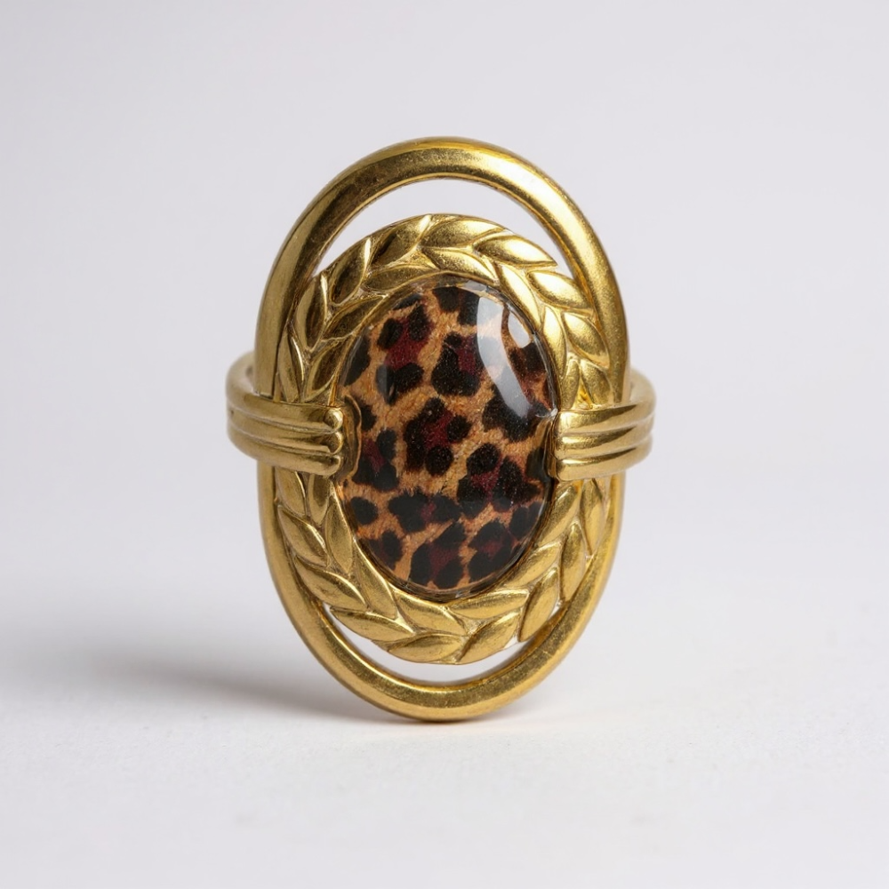 Bague dorée ovale motif léopard