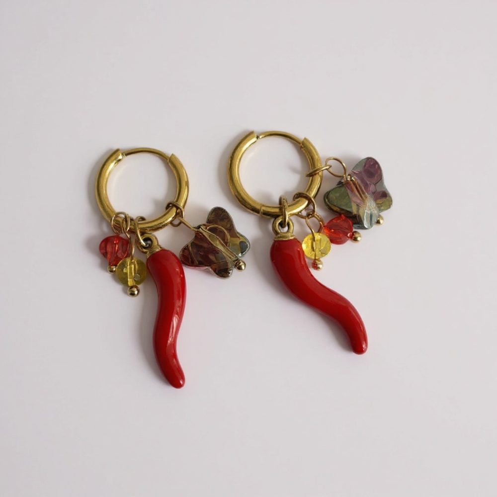 Boucles d’Oreilles Piment & Papillon – Bijou original en acier inoxydable doré | Gaou Bijoux