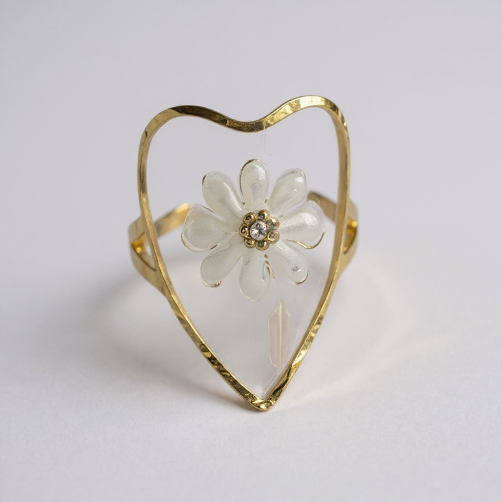 Bague Cœur Fleur Blanche Résine dorée | Bijoux en acier inoxydable | Gaou Bijoux