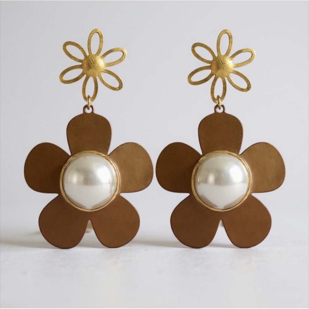 Boucles Fleurs Vintage & Perle dorées – bijoux acier inoxydable | Gaou Bijoux