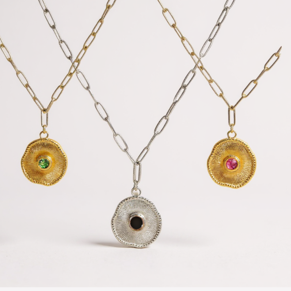 Collier Ava - Médaillon doré ou argenté avec pierre | Gaou Bijoux