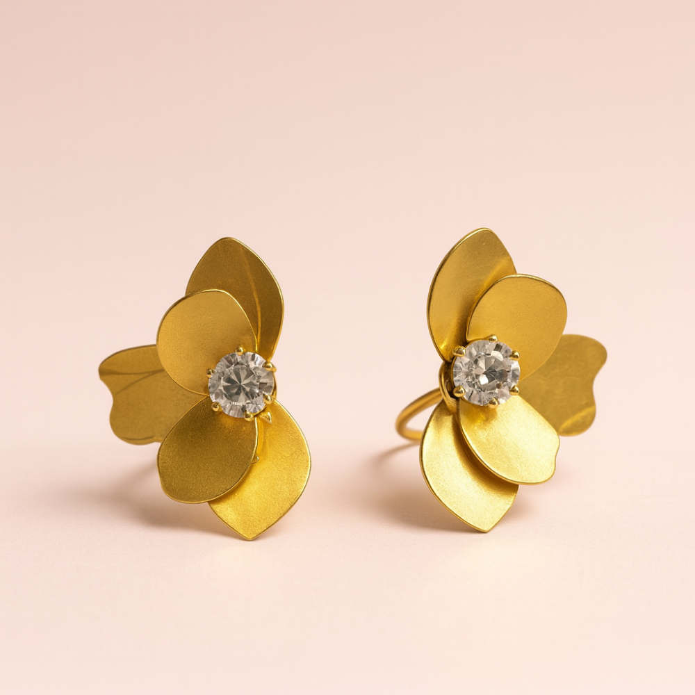 Boucles Fleurs Pétales & Strass dorées – bijoux acier inoxydable | Gaou Bijoux