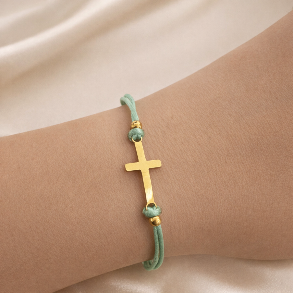 Bracelet Croix Doré sur Cordon – Gaou Bijoux
