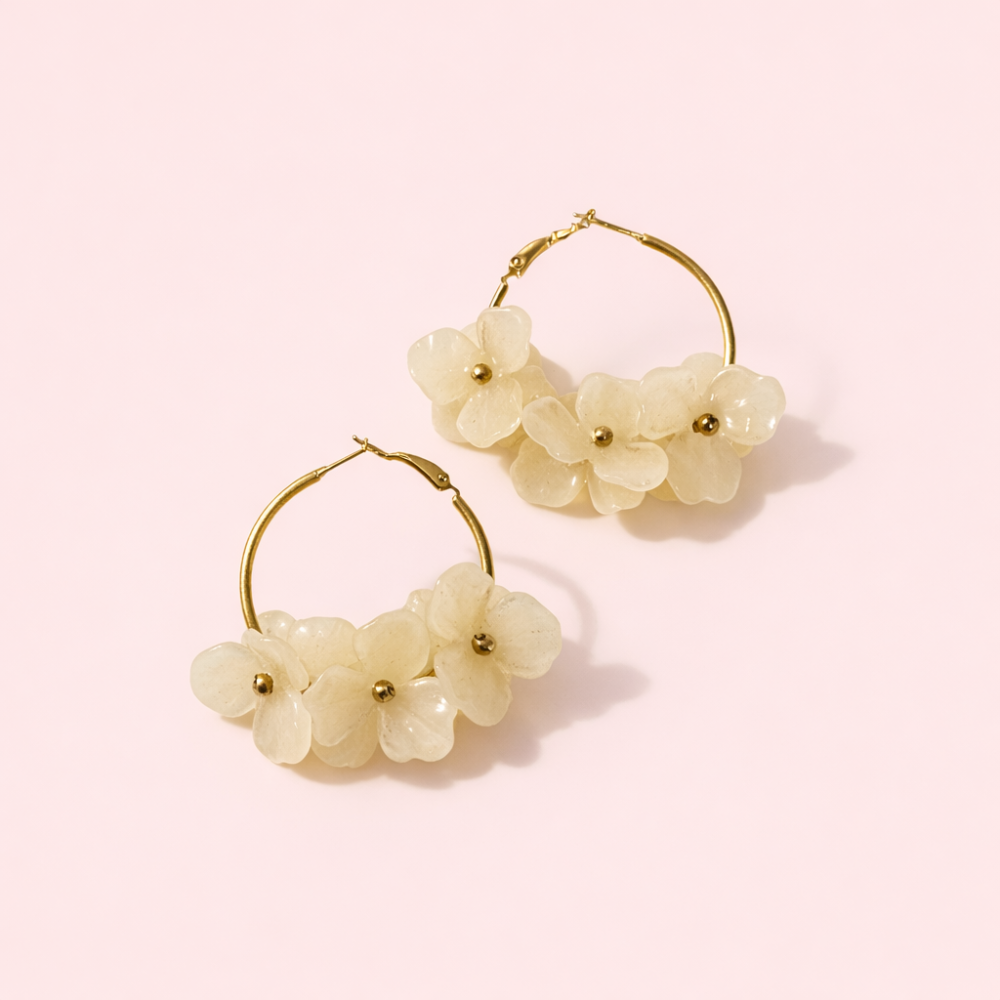 Boucles d’oreilles Fleur Élise créoles fleurs nacrées acier inoxydable bijoux acier inoxydable | Gaou Bijoux