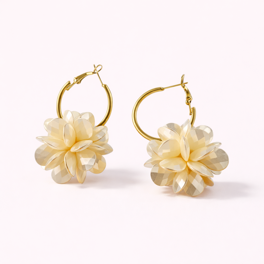 Boucles d’oreilles créoles fleur ivoire en acier inoxydable | Gaou Bijoux