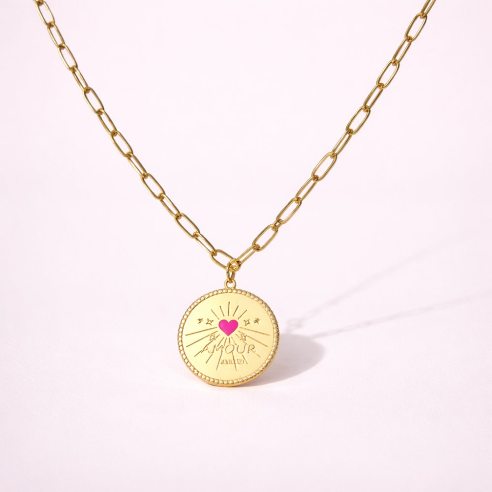 Collier médaillon amour – Gravure AMOUR et cœur émaillé | Gaou Bijoux