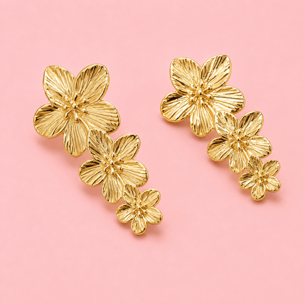 Boucles d'oreilles trio de fleurs dorées acier inoxydable | Gaou Bijoux